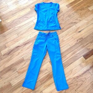 Medcouture Scrub Set in Ciel Blue XS